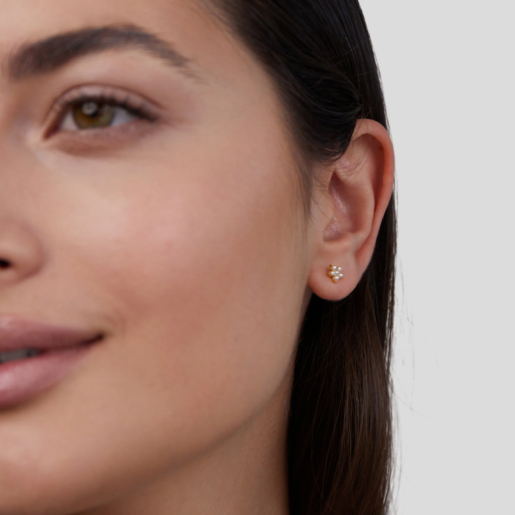 Blooming Flower Pearl Earrings - Image 3