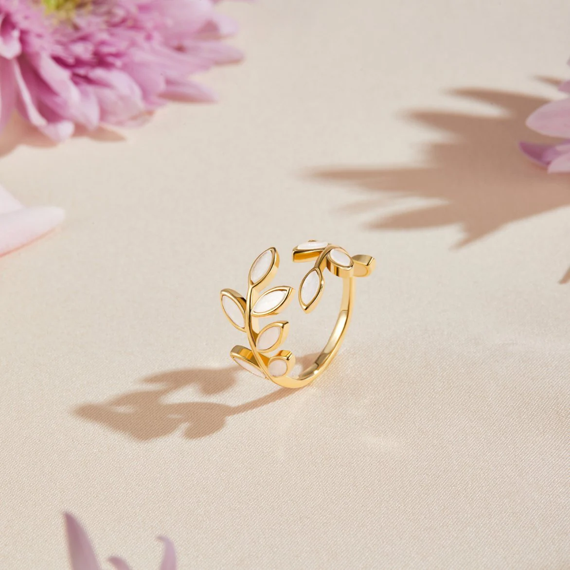Gold Leaf Ring - Image 5