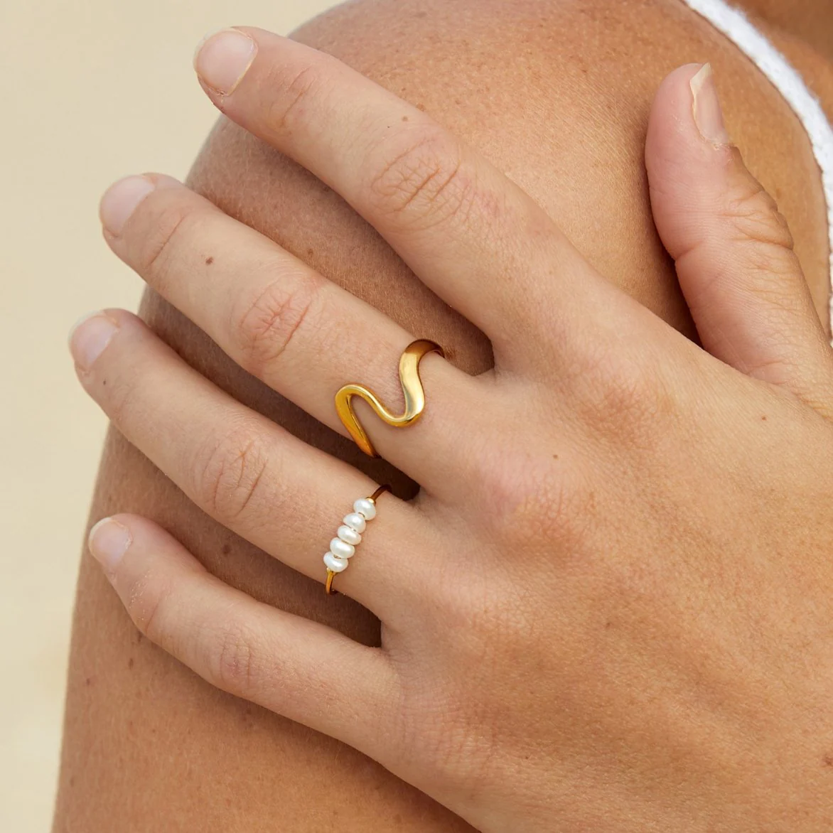 Gold Wave Ring - Image 3