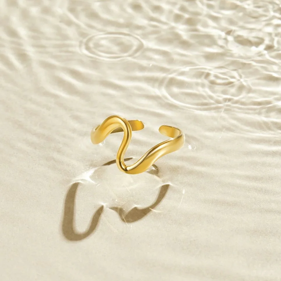 Gold Wave Ring - Image 4