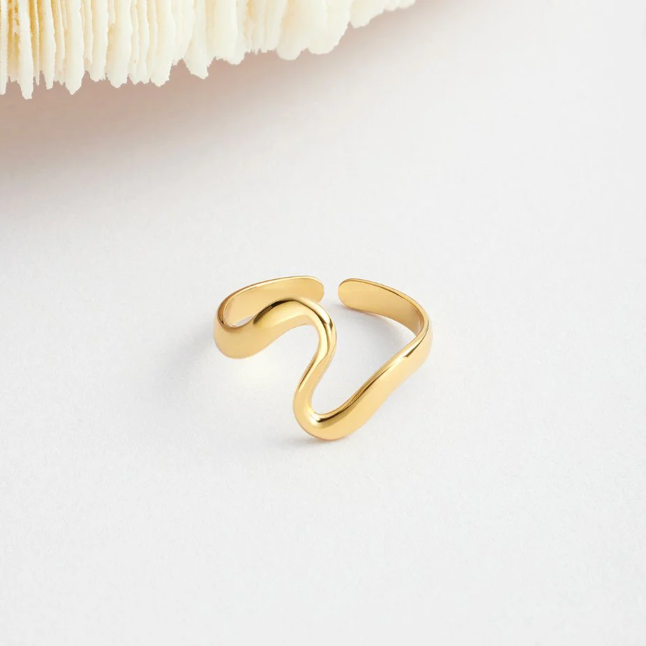 Gold Wave Ring - Image 5